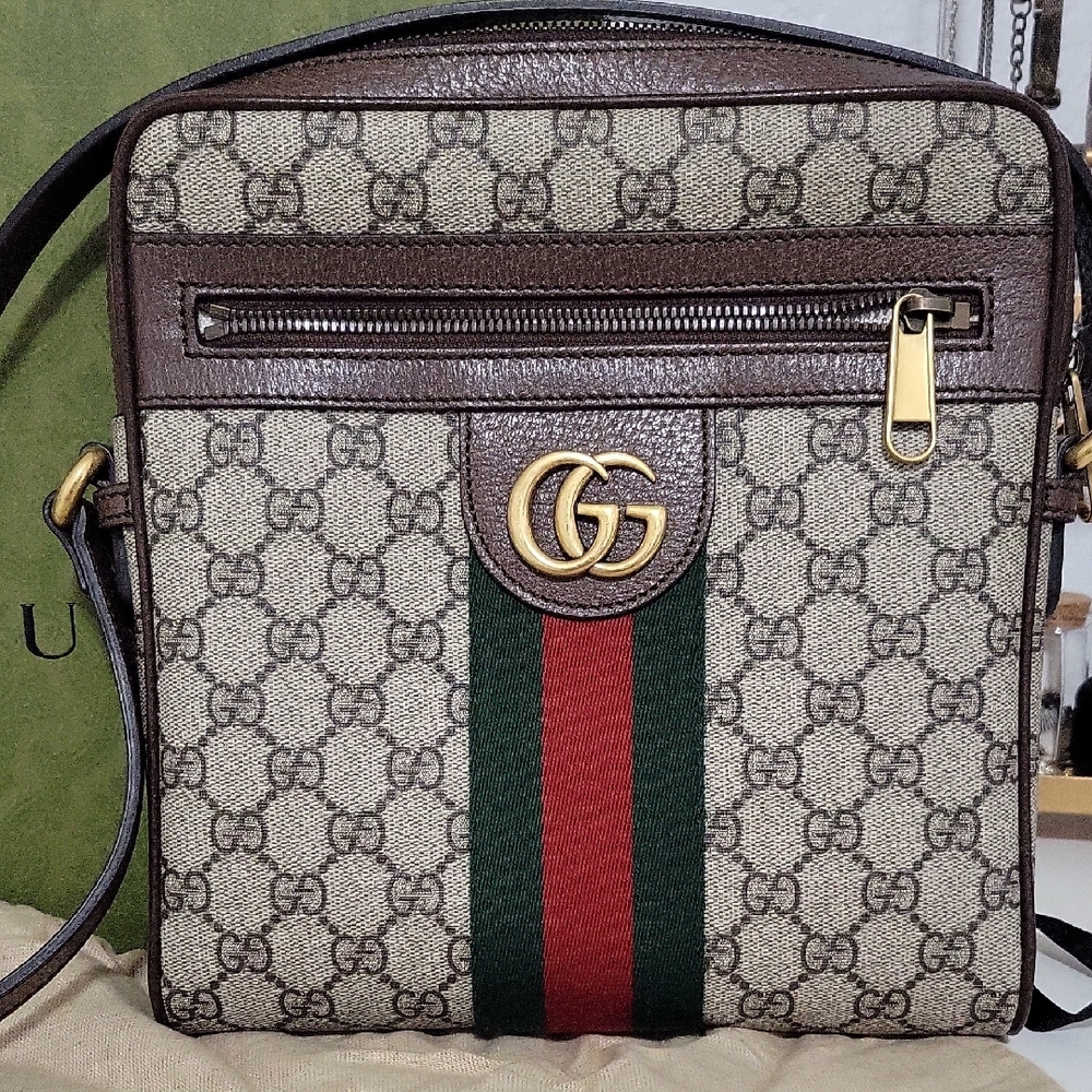 Opihidia Messenger Bag